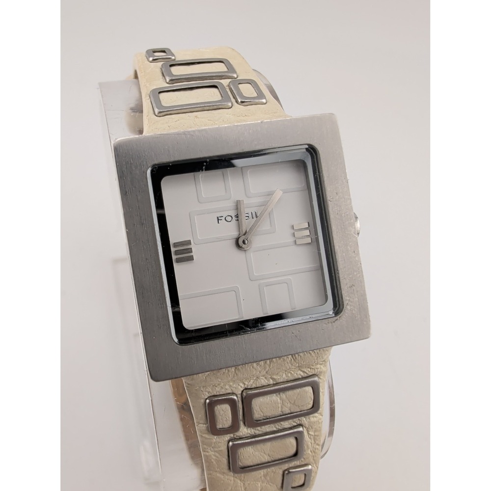 Fossil Women's Watch 27mm Case White Leather Band JR-9643 w/ Box New Battery